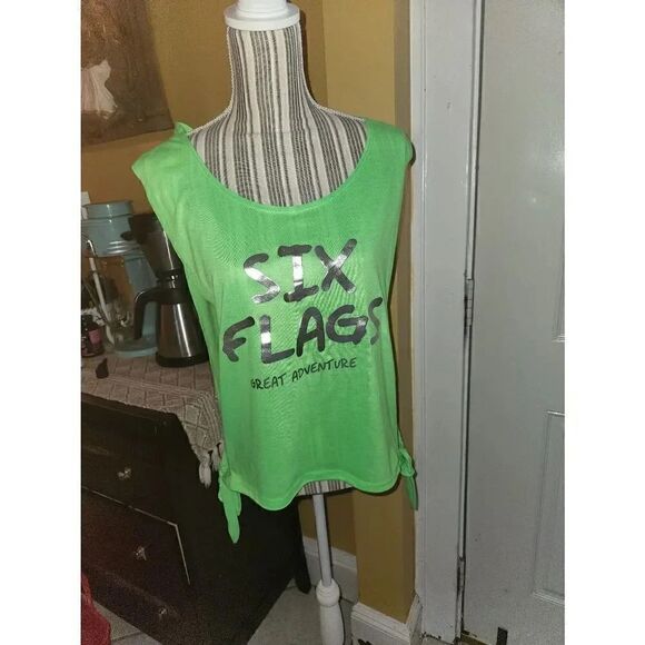Great adventure six flags top size L womens - Picture 3 of 4